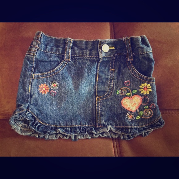 Girls 18M Healthtex brand skirt - Picture 1 of 3